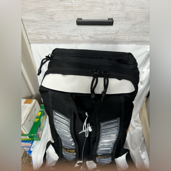 Nike Elite Pro Hoops Basketball Backpack Black and Gold - Picture 5 of 5